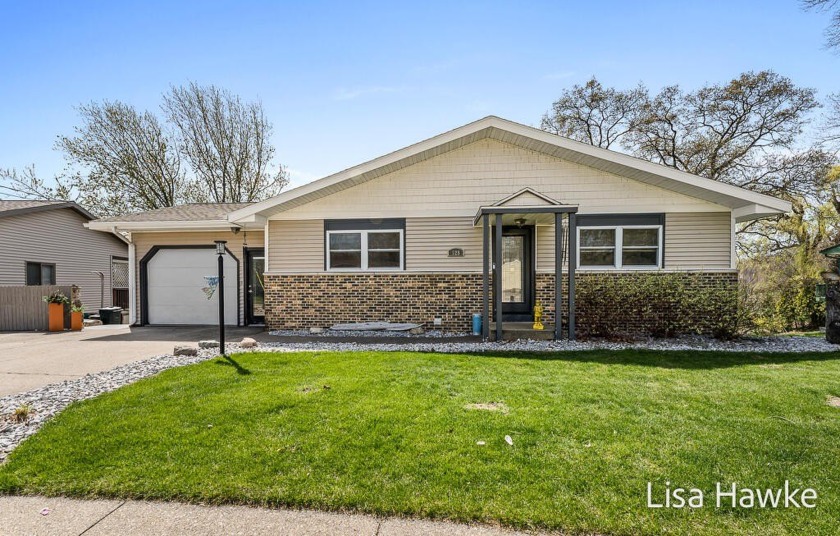 New Listing!  Tastefully updated walk out  ranch on Gidley - Beach Home for sale in Grand Haven, Michigan on Beachhouse.com