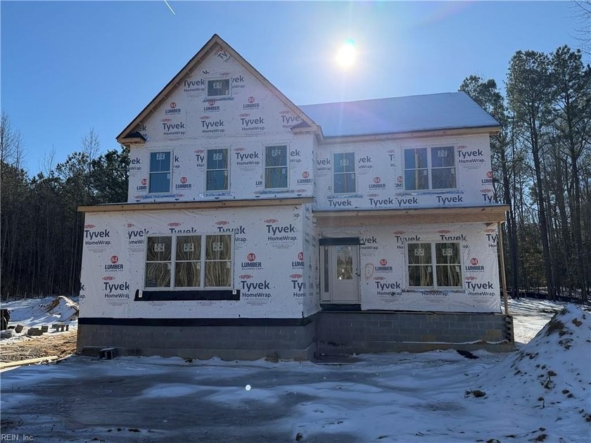 Beautiful new construction home with amazing York River views - Beach Home for sale in Gloucester, Virginia on Beachhouse.com