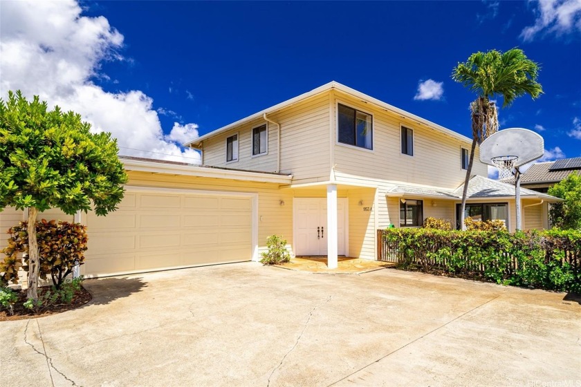 A must-see, amazing single family home with 4 bedrooms, 2.5 - Beach Condo for sale in Honolulu, Hawaii on Beachhouse.com