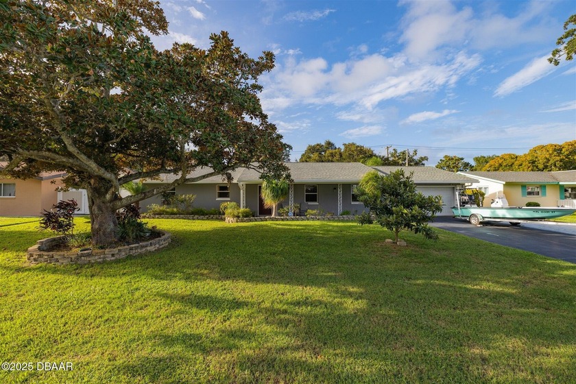 Welcome to the Florida lifestyle you have been dreaming about! - Beach Home for sale in South Daytona, Florida on Beachhouse.com