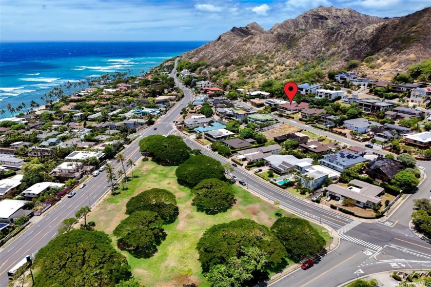 Welcome to 3852 Poka Street, a distinctive luxury residence - Beach Home for sale in Honolulu, Hawaii on Beachhouse.com