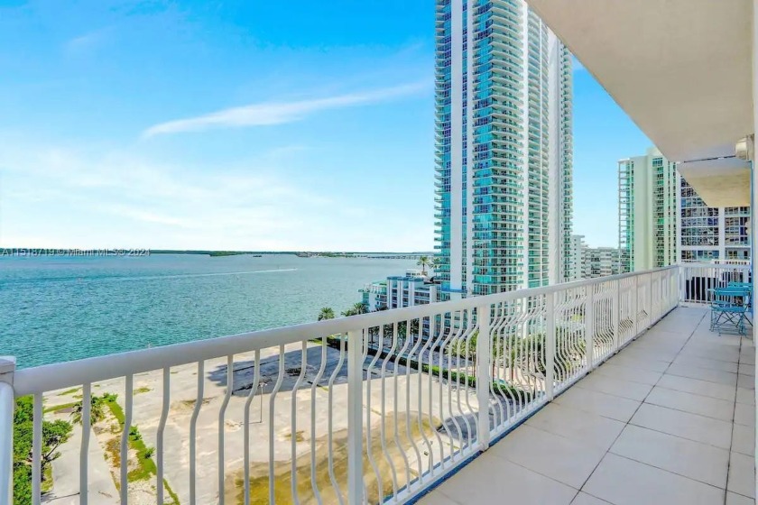 Welcome to your dream investment  approved condo with - Beach Condo for sale in Miami, Florida on Beachhouse.com