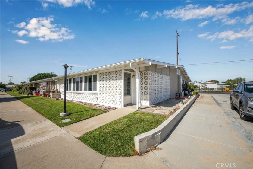 LIGHT AND BRIGHT Corner location in Mutual 2.  2 Bedroom, 1 Bath - Beach Other for sale in Seal Beach, California on Beachhouse.com