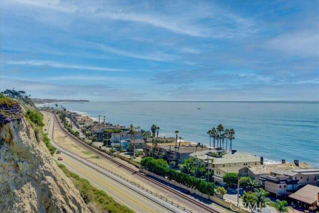 ONE OF TWO ADJACENT PARCELS PERCHED ABOVE THE OCEAN! Come build - Beach Lot for sale in Dana Point, California on Beachhouse.com