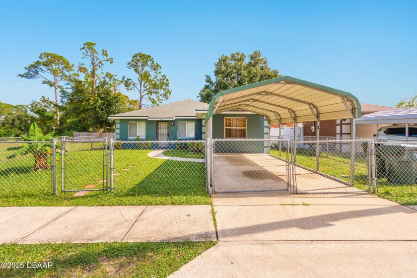 Welcome to 733 Tennessee Street a beautifully updated 3-bedroom - Beach Home for sale in Daytona Beach, Florida on Beachhouse.com