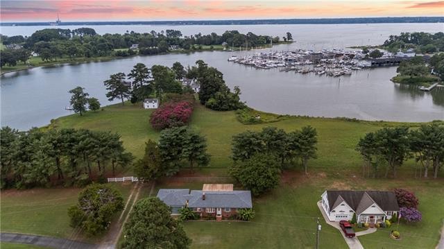 Welcome to the captivating 1968 Brick Rancher offering stunning - Beach Home for sale in Hayes, Virginia on Beachhouse.com