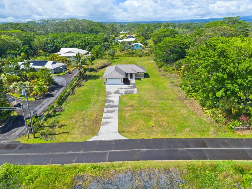 MOTIVATED SELLER! LOCATION, LOCATION, LOCATION! Welcome to your - Beach Home for sale in Keaau, Hawaii on Beachhouse.com