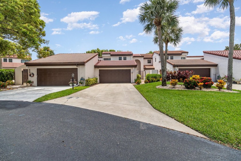 Welcome to Eagles Landing in Suntree . Spectacular views of - Beach Townhome/Townhouse for sale in Melbourne, Florida on Beachhouse.com