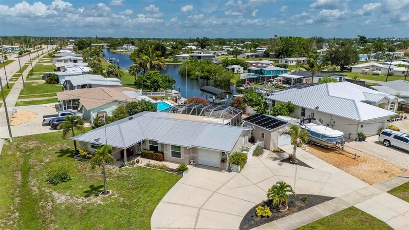 Absolutely beautiful and extensively updated 2-bedroom, 2-bath - Beach Home for sale in Port Charlotte, Florida on Beachhouse.com