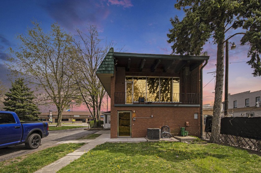 Discover the perfect blend of residential comfort and business - Beach Home for sale in Rockwood, Michigan on Beachhouse.com