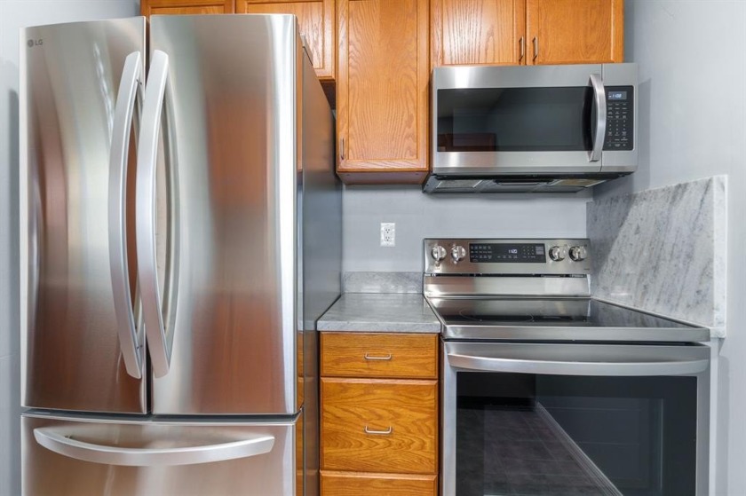 Modern, furnished and updated 2 bedroom / 1.5 bath condo - Beach Condo for sale in Pompano Beach, Florida on Beachhouse.com