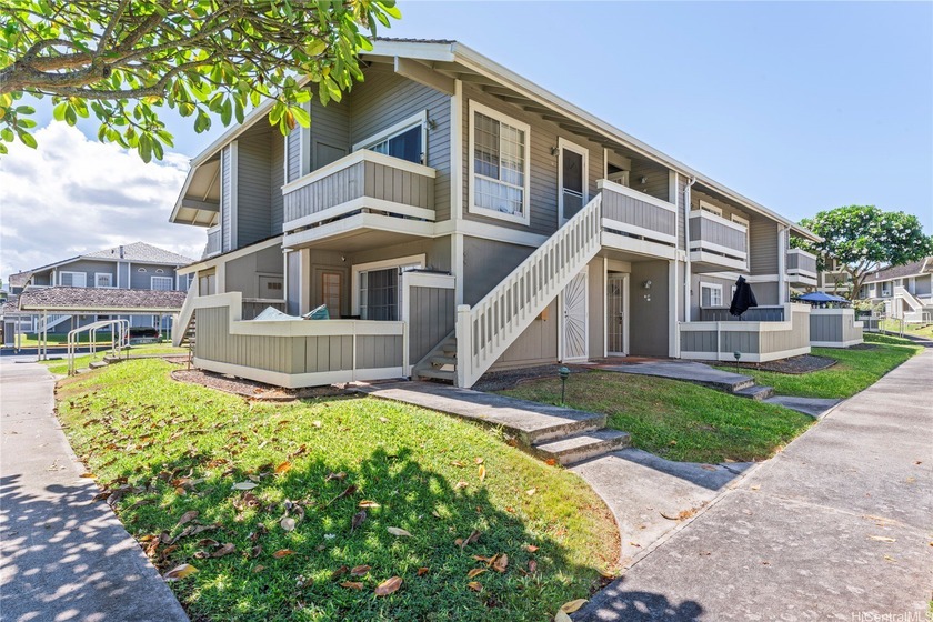Your New Home Awaits at Royal Palm! This 1-bedroom, 1-bath unit - Beach Condo for sale in Waipahu, Hawaii on Beachhouse.com