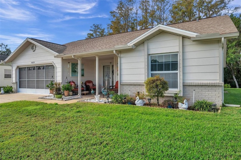 Welcome home! This move-in ready gem boasts 2 bedrooms, 2 - Beach Home for sale in New Port Richey, Florida on Beachhouse.com