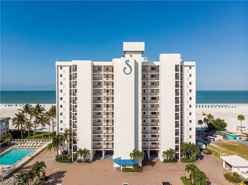 Enjoy the Island Life on Fort Myers Beach! Brand new landscaping - Beach Condo for sale in Fort Myers Beach, Florida on Beachhouse.com