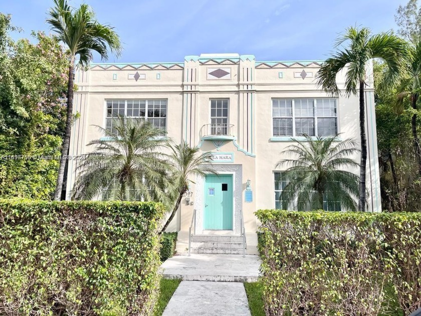 Beautiful bright & airy studio + den located in a - Beach Condo for sale in Miami Beach, Florida on Beachhouse.com