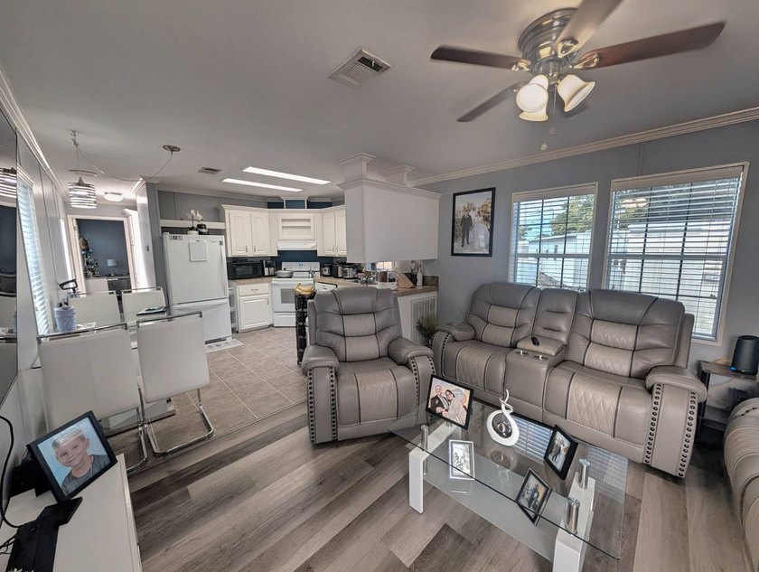 AMAZING FIND! NO AGE RESTRICTIONS. The only home for sale in - Beach Home for sale in St. Petersburg, Florida on Beachhouse.com