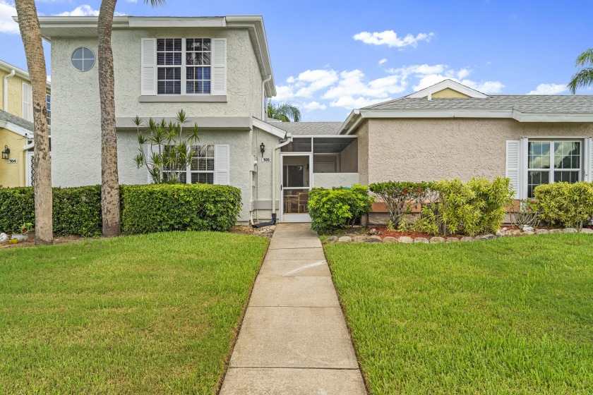 This beautiful two-story townhome  features 3 bedroom and  2 - Beach Townhome/Townhouse for sale in Palm Bay, Florida on Beachhouse.com