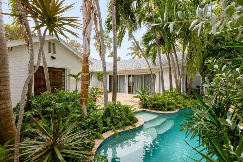 Remarks - Consumer:Located in the highly regarded Casa Marina - Beach Home for sale in Key West, Florida on Beachhouse.com