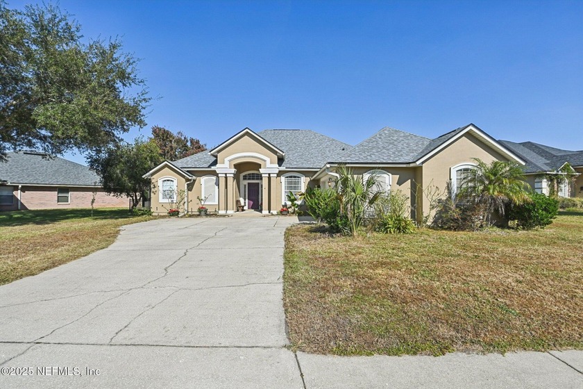 Spacious Home with Pond View and Fenced Backyard! This 4 bedroom - Beach Home for sale in Jacksonville, Florida on Beachhouse.com