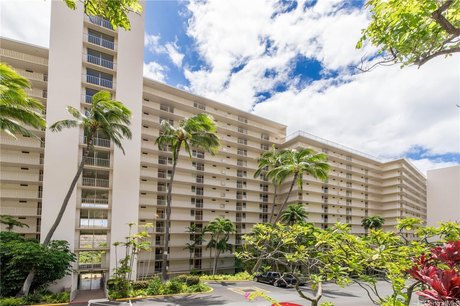 This charming, furnished unit in the beautiful Makaha Valley - Beach Condo for sale in Waianae, Hawaii on Beachhouse.com