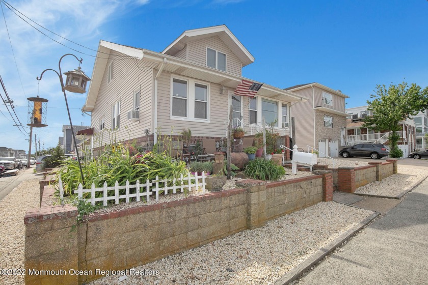 INVESTMENT/INCOME POTENTIAL...! An opportunity to own a large - Beach Home for sale in Seaside Heights, New Jersey on Beachhouse.com