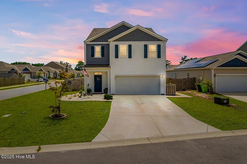 Modern, functional, and full of natural light - 803 Airlie Vista - Beach Home for sale in Surf City, North Carolina on Beachhouse.com