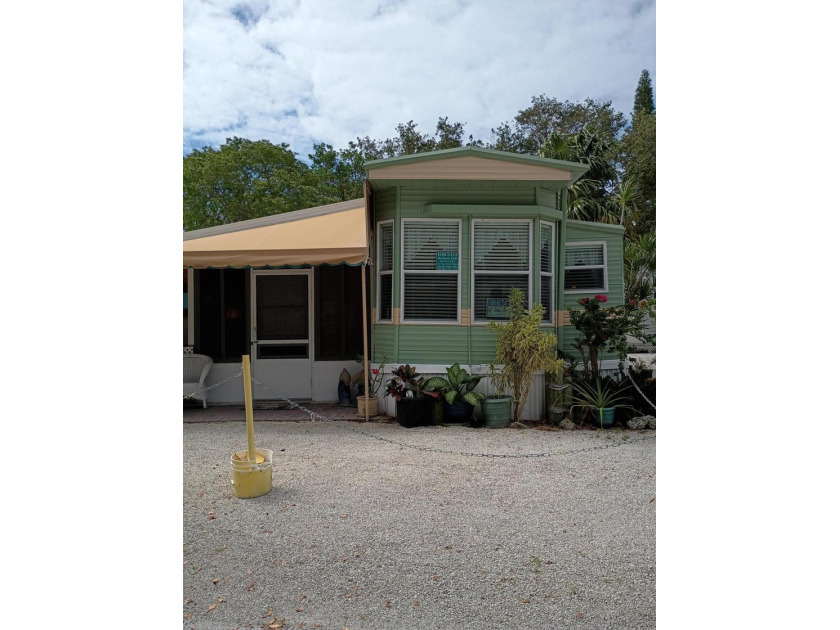 Great opportunity at this little house, seems larger than it - Beach Home for sale in Key Largo, Florida on Beachhouse.com