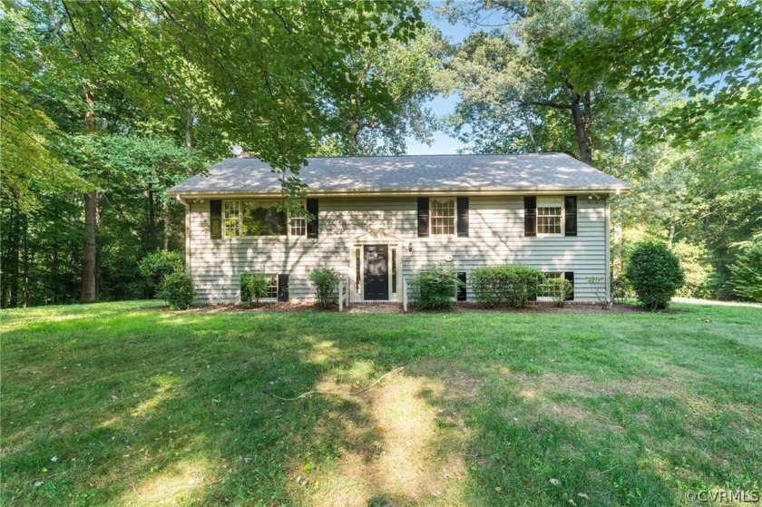 This home is located 15 minutes from Tappahannock and 45 minutes - Beach Home for sale in Tappahannock, Virginia on Beachhouse.com