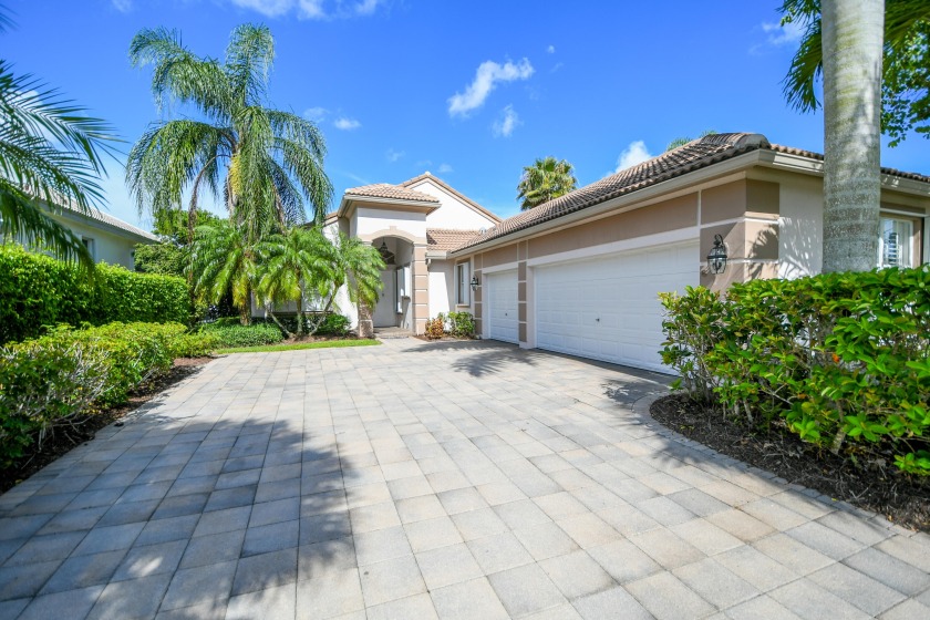 Come see this beautiful home located in the prestigious - Beach Home for sale in West Palm Beach, Florida on Beachhouse.com