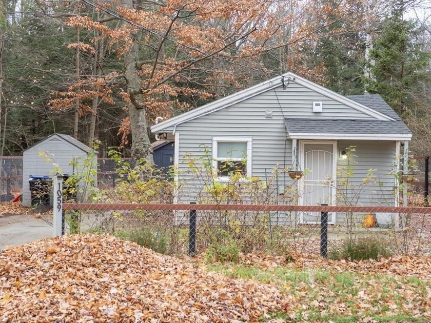 Charming updated cottage on desirable Tacoma Beach Road-just - Beach Home for sale in Sturgeon Bay, Wisconsin on Beachhouse.com