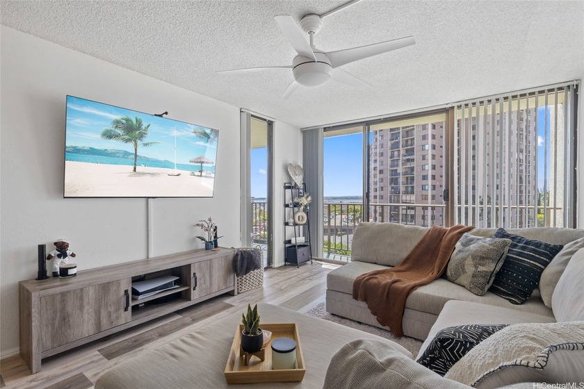 Welcome to Pearl 1, where comfort meets convenience. Recently - Beach Condo for sale in Aiea, Hawaii on Beachhouse.com