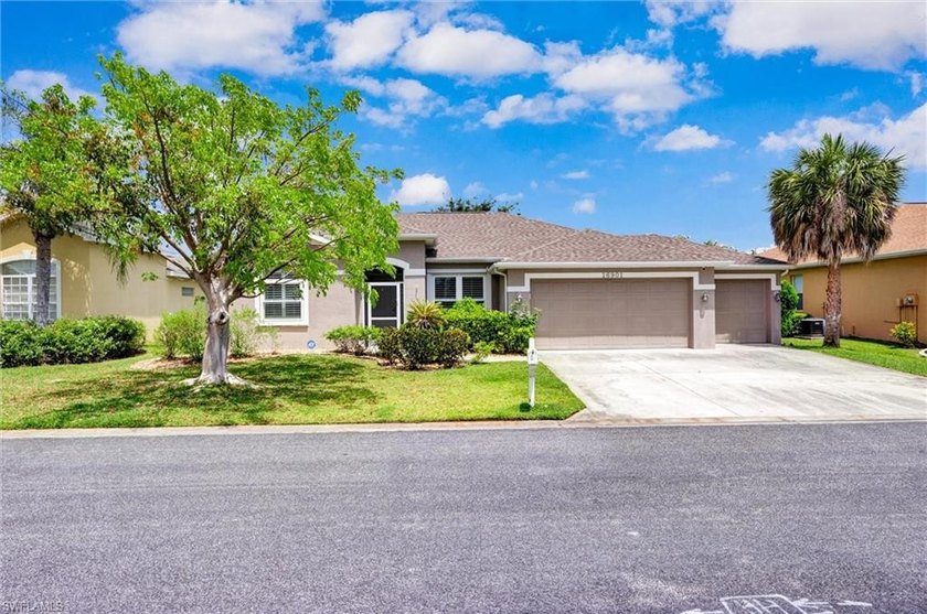 Escape to coastal living in this stunning 3-bed, 2-bath home in - Beach Home for sale in Fort Myers, Florida on Beachhouse.com