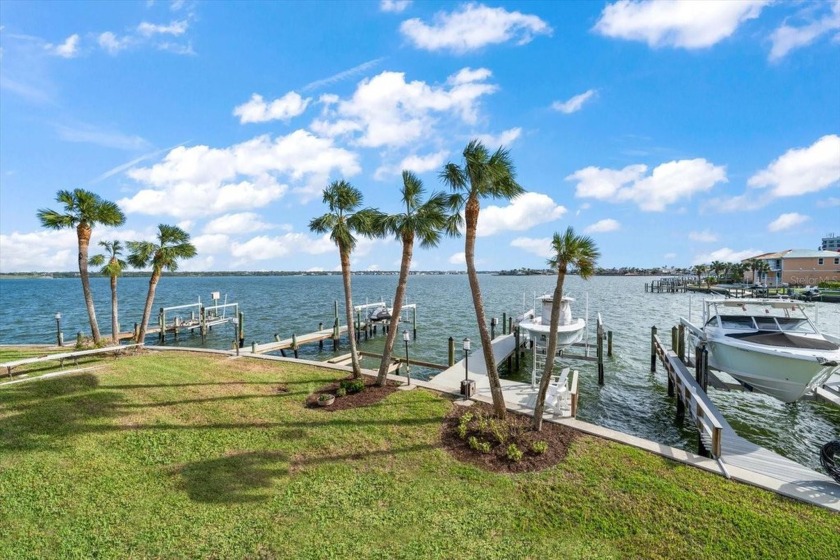 Tucked away at the end of a quiet cul-de-sac in the exclusive - Beach Townhome/Townhouse for sale in Clearwater Beach, Florida on Beachhouse.com