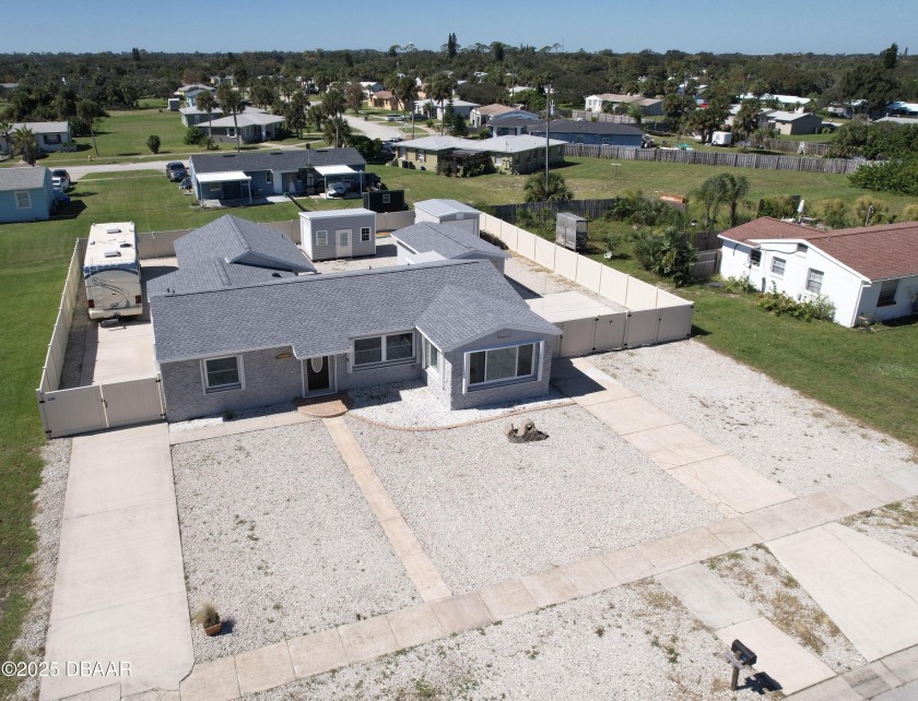 GOT TOYS - NEED STORAGE - MULTI-FAMILY w/In-Law Suite or Rental - Beach Home for sale in Ormond Beach, Florida on Beachhouse.com