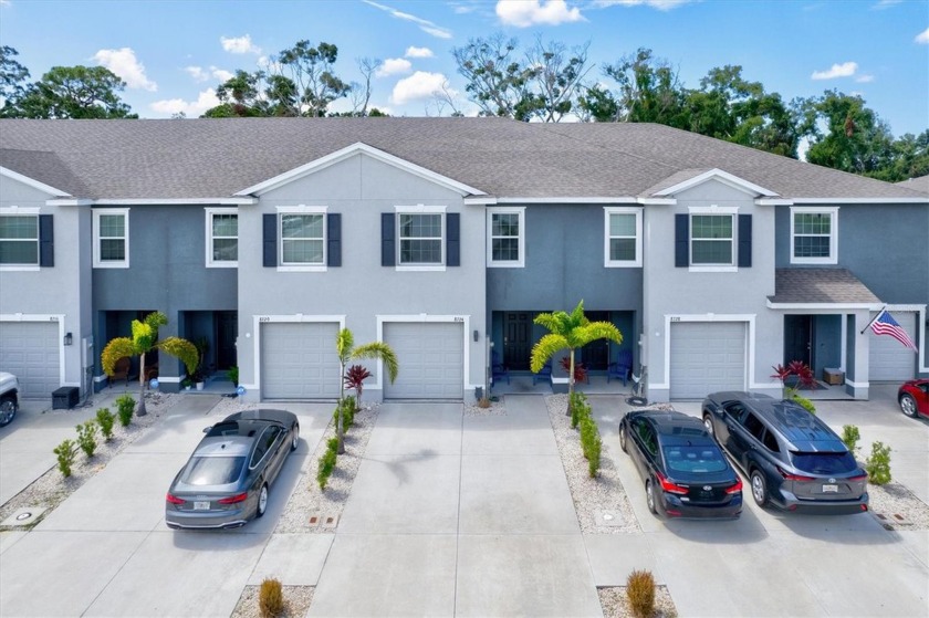 Under contract-accepting backup offers. Discover this STUNNING - Beach Townhome/Townhouse for sale in Sarasota, Florida on Beachhouse.com