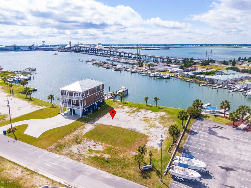 Great location and gorgeous views from this waterfront lot with - Beach Lot for sale in Morehead City, North Carolina on Beachhouse.com