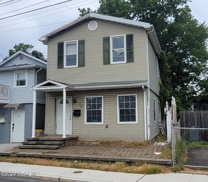 This 3 Bedroom / 2 Bath Home in Keansburg, NJ offers the perfect - Beach Home for sale in Keansburg, New Jersey on Beachhouse.com