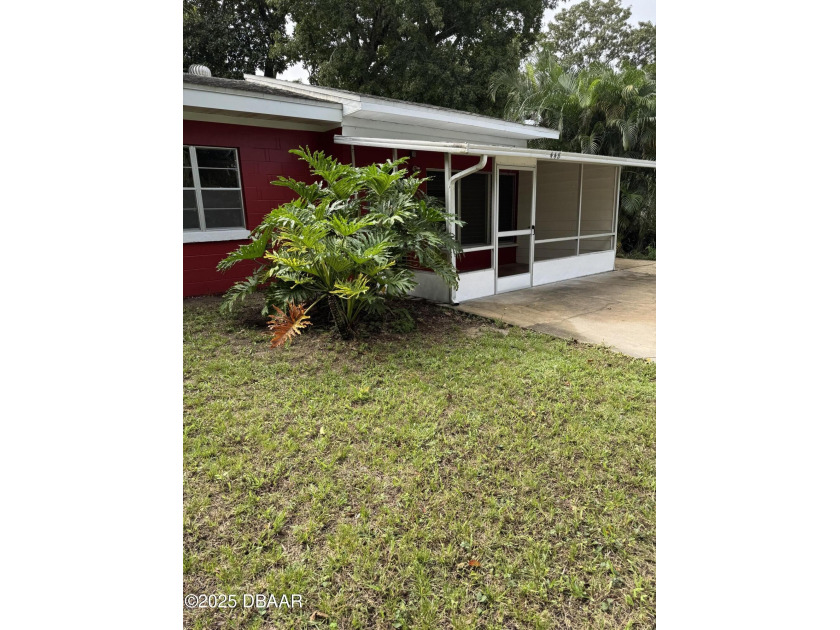 Centralized in Holly Hill-Daytona Beach area.Close to hospitals - Beach Home for sale in Holly Hill, Florida on Beachhouse.com