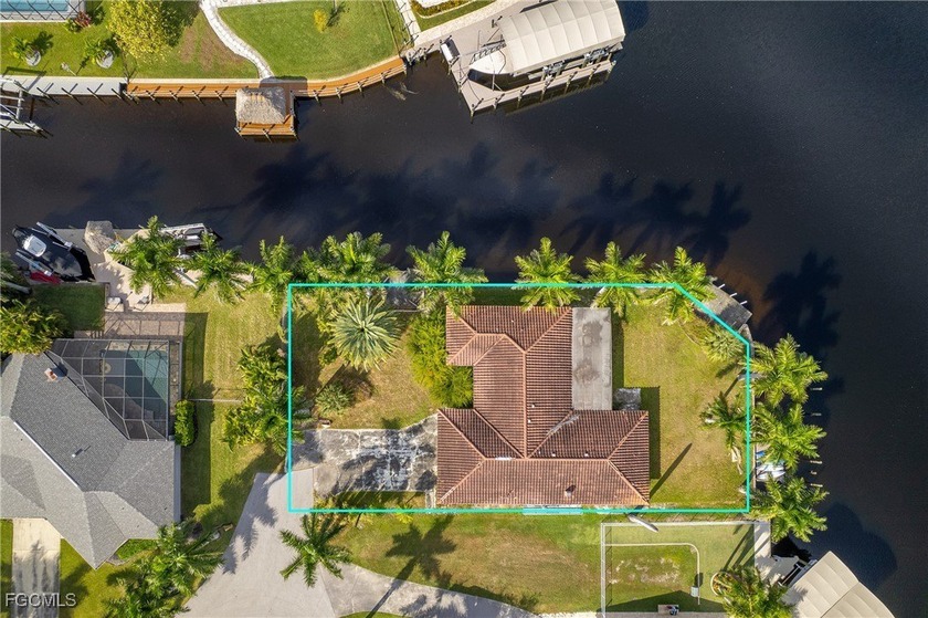 ATTENTION ALL INVESTORS**** THIS IS THE OPPORTUNITY YOU'VE BEEN - Beach Home for sale in Cape Coral, Florida on Beachhouse.com