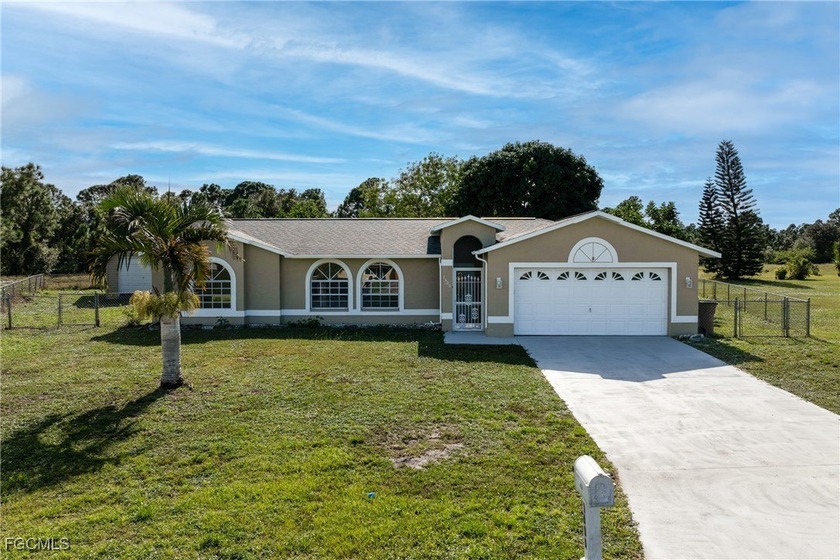 Well maintained 3 Bedroom, 2 Bathroom Home on Canal - Oversized - Beach Home for sale in Lehigh Acres, Florida on Beachhouse.com