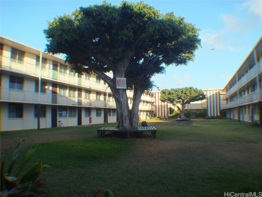 GOOD FOR FIRST TIME BUYER * 2 BEDROOM, 1 BATH LOCATED ON VERY - Beach Condo for sale in Honolulu, Hawaii on Beachhouse.com