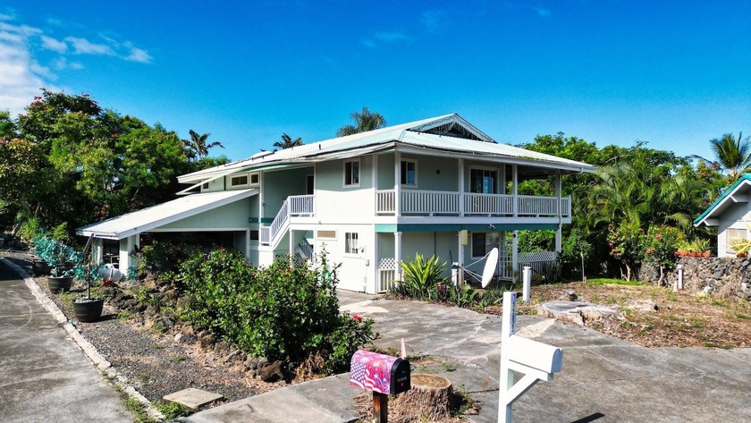 Just 5 minutes from Kailua Kona Town, this beautifully crafted - Beach Home for sale in Kailua Kona, Hawaii on Beachhouse.com