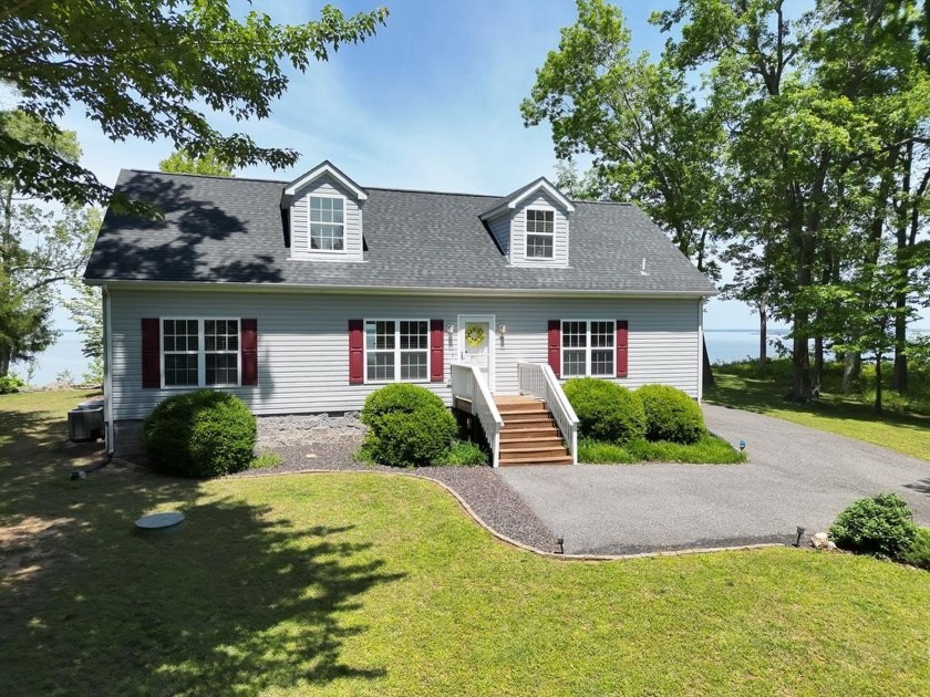 Stunning Riverfront Retreat with Unmatched Views and Amenities - Beach Home for sale in Montross, Virginia on Beachhouse.com