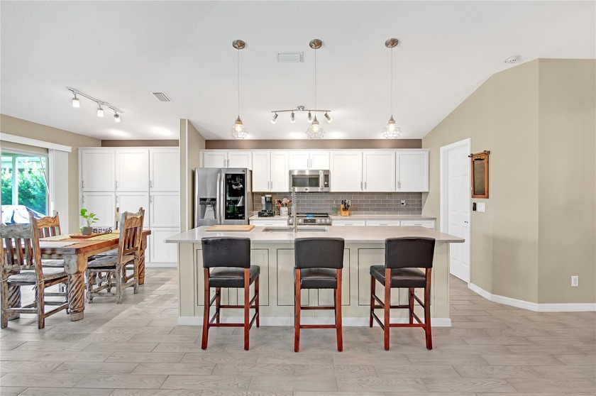 Welcome home to this renovated 3BR/2BA lakefront residence! Open - Beach Home for sale in Vero Beach, Florida on Beachhouse.com