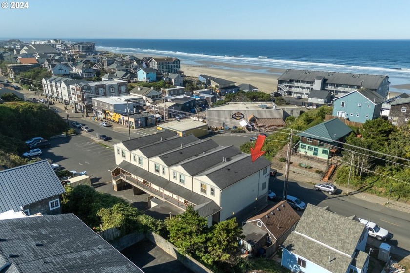 Nye Beach location gives easy access to the vibrant coastal - Beach Condo for sale in Newport, Oregon on Beachhouse.com