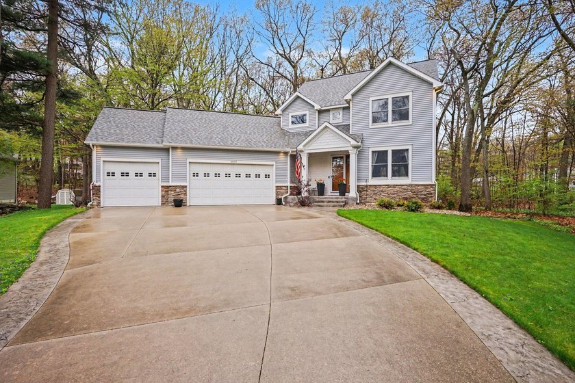 *Highest and best by Sunday May 3rd at 4pm.* Welcome to this - Beach Home for sale in Spring Lake, Michigan on Beachhouse.com