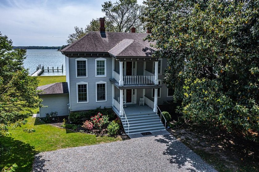 Slip back in time at this quintessential 1900's Bay property - Beach Home for sale in Heathsville, Virginia on Beachhouse.com
