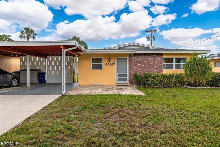 Here is your chance to own your piece of sunshine in Lehigh - Beach Home for sale in Lehigh Acres, Florida on Beachhouse.com