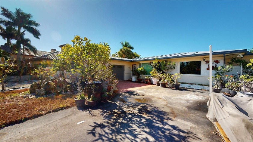 RARE TO FIND A HUGE WATERFRONT PROPERTY (13,390 SQFT). 96' - Beach Home for sale in ST Pete Beach, Florida on Beachhouse.com