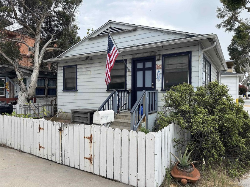 Location Location! Looking for a classic Mission Beach bungalow? - Beach Home for sale in San Diego, California on Beachhouse.com